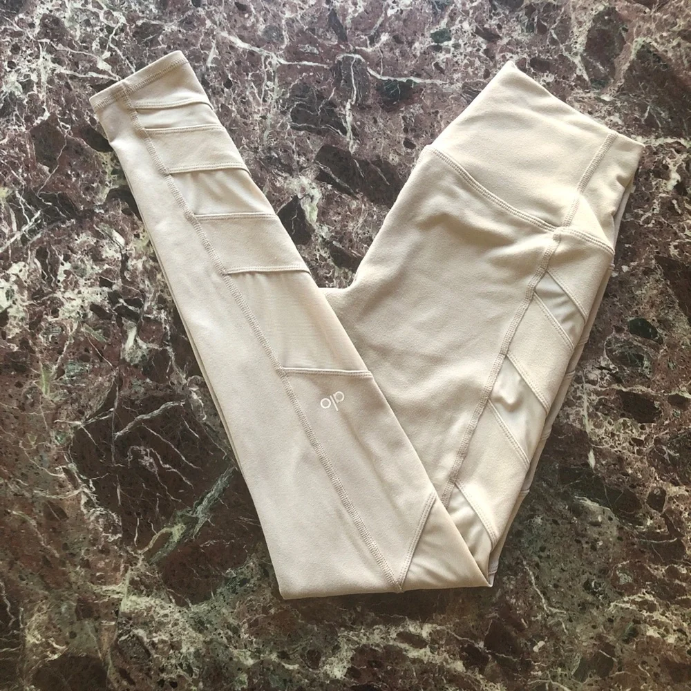 ALO YOGA Block High Waist Diagonal Mesh Leggings in Gravel Beige